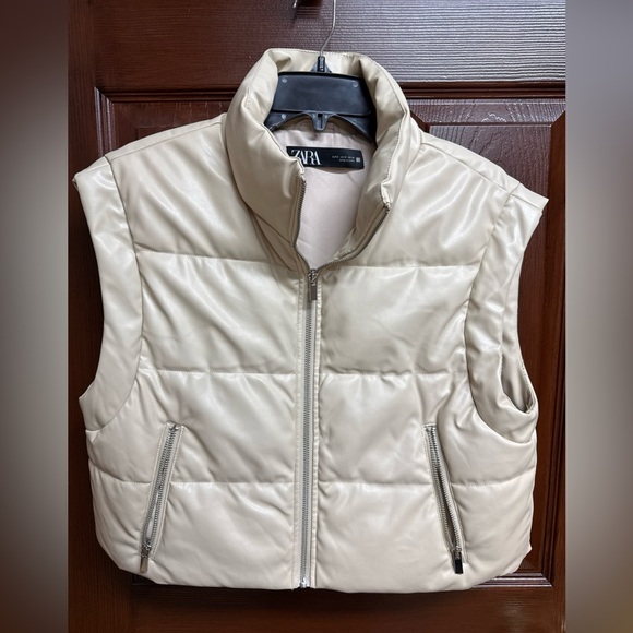 Zara Beige Faux Leather Puffer Vest Women Teens Sz S Full Zip Closure 2 Pockets - Picture 1 of 7
